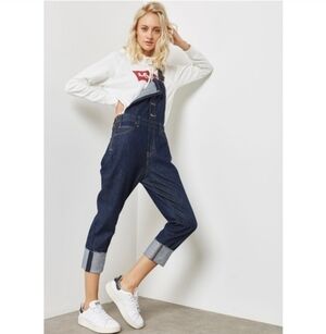 NWT Levi’s Raw Hem Dungarees